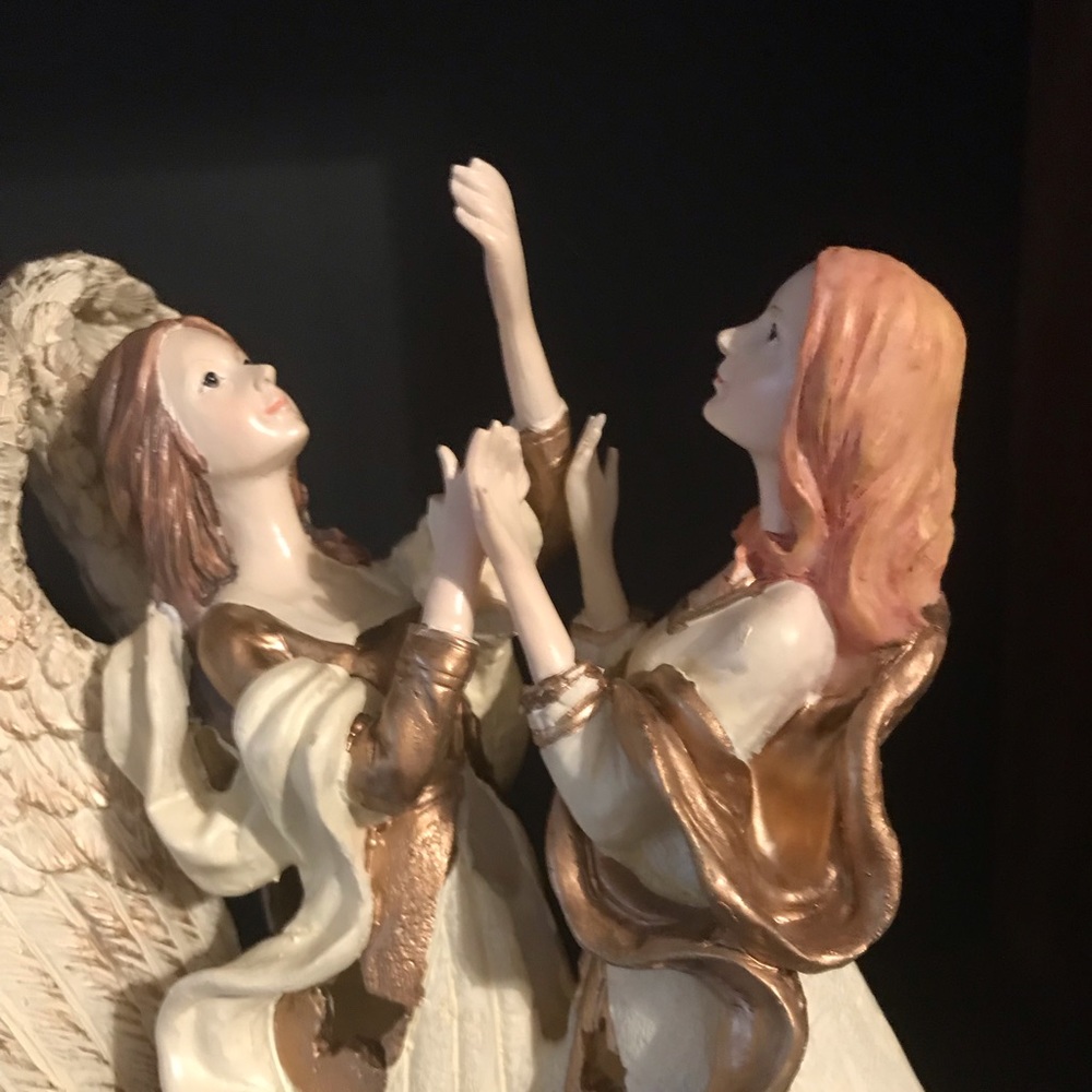 Resin Sister with Guardian Angel - Picture 3 of 3